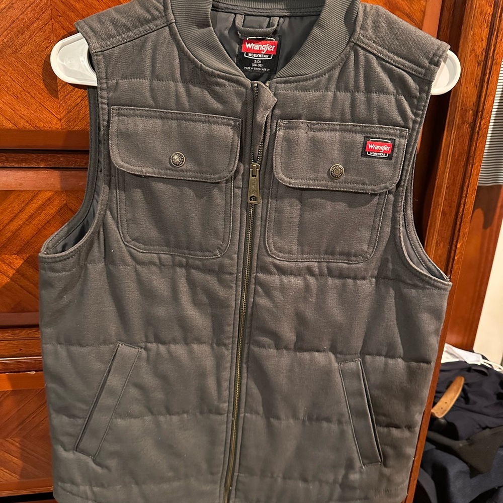 Wrangler Men's Charcoal Quilted Vest